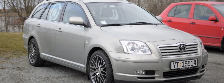 Service hos Toyota Hell Bil Lade
